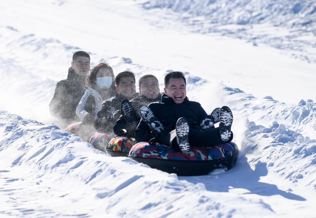 新疆：樂享冰雪