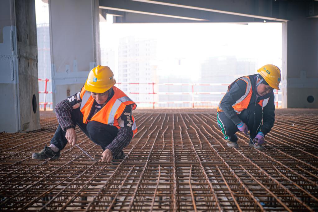 堅(jiān)守崗位建設(shè)忙