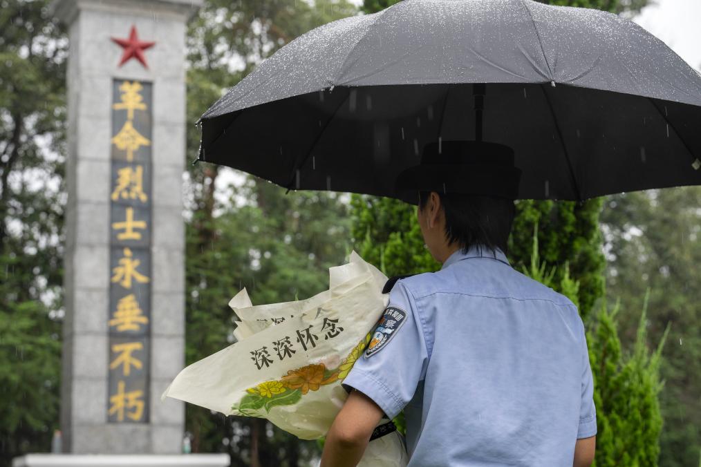 國道之行 從雪山奔向大海｜繼承哥哥遺志 兄妹接力禁毒