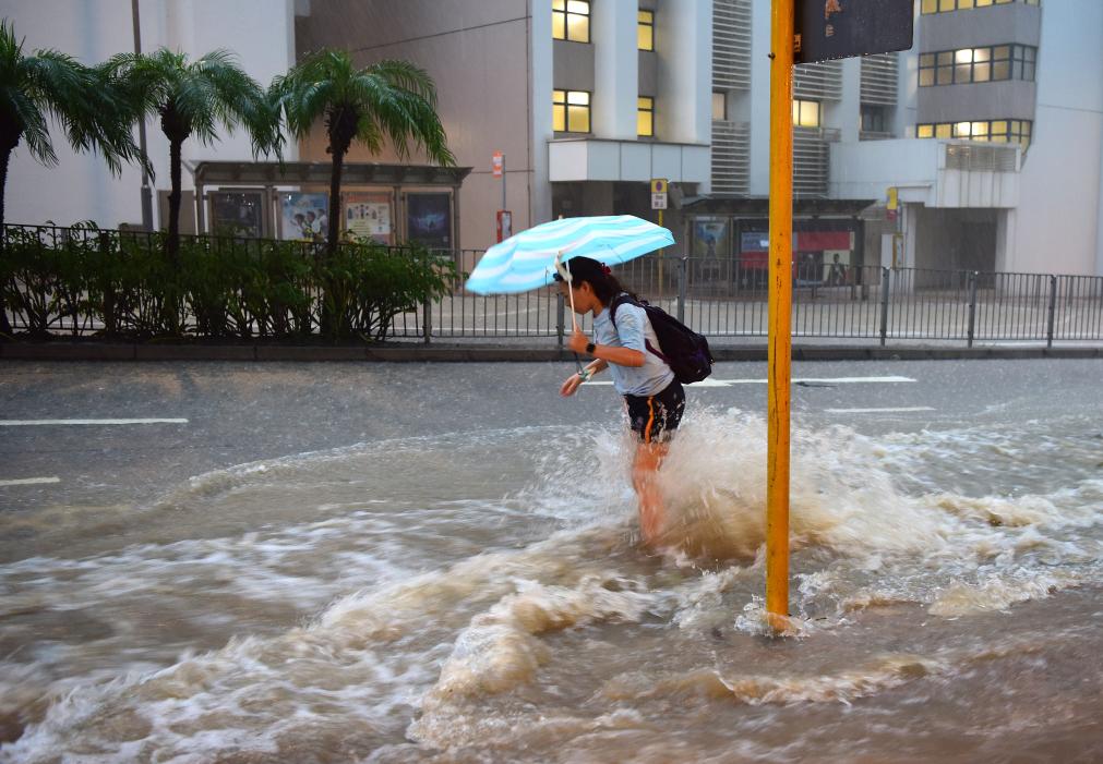 香港發(fā)出持續(xù)時間最長的黑色暴雨警告信號