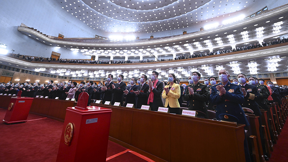 十四屆全國人大一次會議舉行第三次全體會議